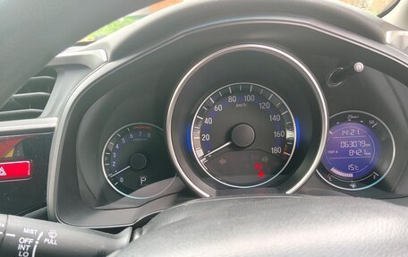 Honda Fit III, 2013 год, 1 300 000 рублей, 7 фотография