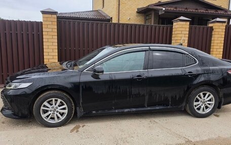 Toyota Camry, 2018 год, 2 300 000 рублей, 2 фотография