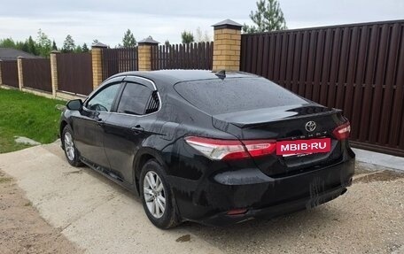 Toyota Camry, 2018 год, 2 300 000 рублей, 3 фотография