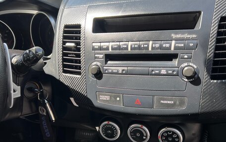 Mitsubishi Outlander III рестайлинг 3, 2007 год, 930 000 рублей, 7 фотография