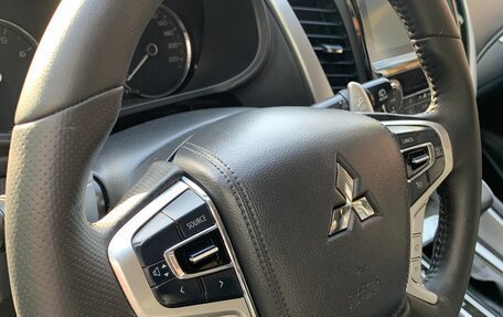Mitsubishi Pajero Sport III рестайлинг, 2018 год, 2 990 000 рублей, 13 фотография