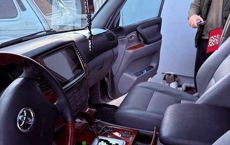 Toyota Land Cruiser 100 рестайлинг 2, 2003 год, 1 700 000 рублей, 10 фотография