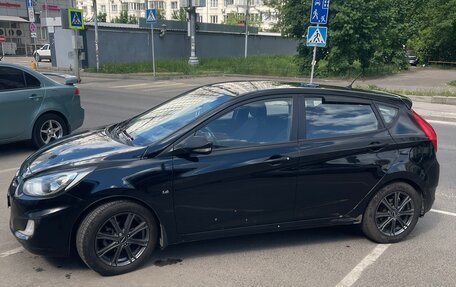 Hyundai Solaris II рестайлинг, 2011 год, 720 000 рублей, 2 фотография