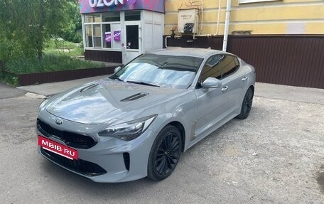 KIA Stinger I, 2018 год, 2 000 000 рублей, 2 фотография