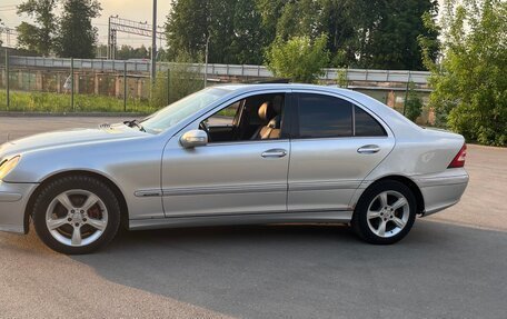 Mercedes-Benz C-Класс, 2005 год, 460 000 рублей, 2 фотография