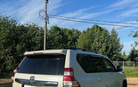 Toyota Land Cruiser Prado 150 рестайлинг 2, 2014 год, 3 650 000 рублей, 4 фотография