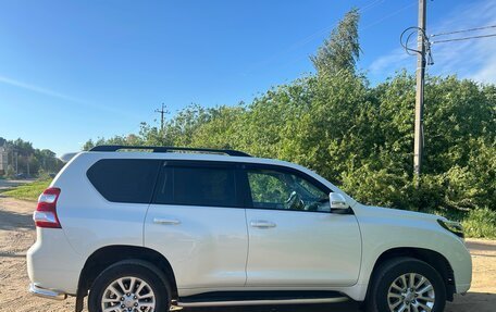 Toyota Land Cruiser Prado 150 рестайлинг 2, 2014 год, 3 650 000 рублей, 3 фотография