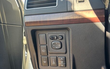 Toyota Land Cruiser Prado 150 рестайлинг 2, 2014 год, 3 650 000 рублей, 9 фотография