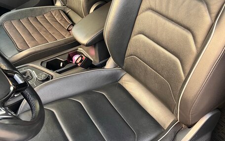 Volkswagen Tiguan II, 2018 год, 2 600 000 рублей, 7 фотография