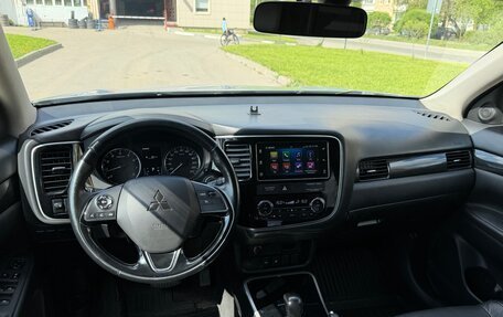 Mitsubishi Outlander III рестайлинг 3, 2017 год, 1 430 000 рублей, 12 фотография