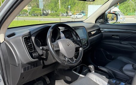 Mitsubishi Outlander III рестайлинг 3, 2017 год, 1 430 000 рублей, 7 фотография