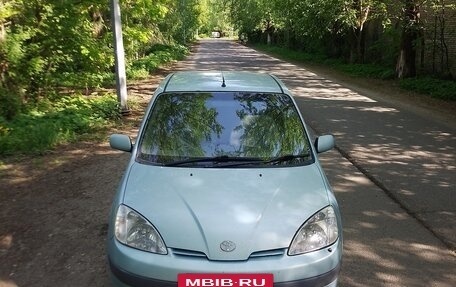 Toyota Prius IV XW50, 1998 год, 255 000 рублей, 2 фотография