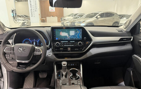 Toyota Highlander, 2025 год, 4 800 000 рублей, 2 фотография