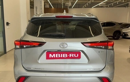 Toyota Highlander, 2025 год, 4 800 000 рублей, 4 фотография