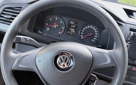 Volkswagen Transporter T6 рестайлинг, 2016 год, 2 800 000 рублей, 5 фотография