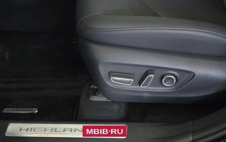 Toyota Highlander, 2026 год, 4 890 000 рублей, 9 фотография