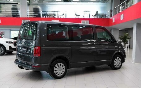 Volkswagen Caravelle T6 рестайлинг, 2019 год, 2 750 000 рублей, 2 фотография