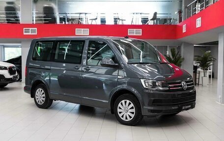 Volkswagen Caravelle T6 рестайлинг, 2019 год, 2 750 000 рублей, 3 фотография