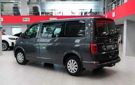 Volkswagen Caravelle T6 рестайлинг, 2019 год, 2 750 000 рублей, 4 фотография