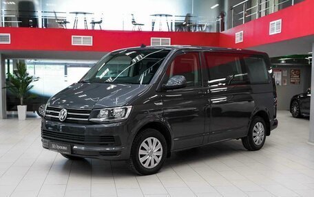 Volkswagen Caravelle T6 рестайлинг, 2019 год, 2 750 000 рублей, 5 фотография