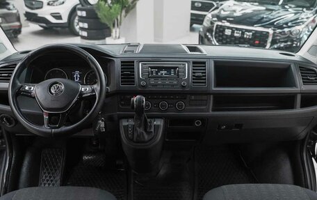 Volkswagen Caravelle T6 рестайлинг, 2019 год, 2 750 000 рублей, 8 фотография