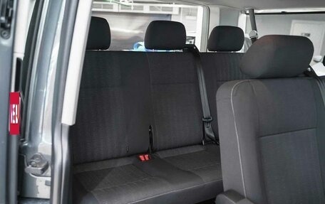 Volkswagen Caravelle T6 рестайлинг, 2019 год, 2 750 000 рублей, 12 фотография