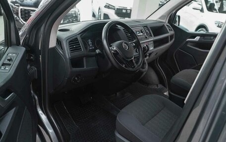 Volkswagen Caravelle T6 рестайлинг, 2019 год, 2 750 000 рублей, 9 фотография