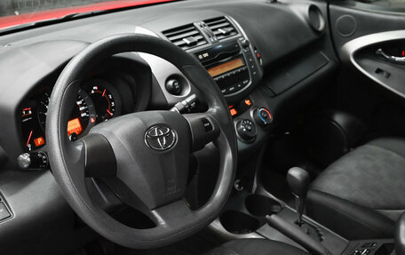 Toyota RAV4, 2011 год, 1 890 000 рублей, 17 фотография