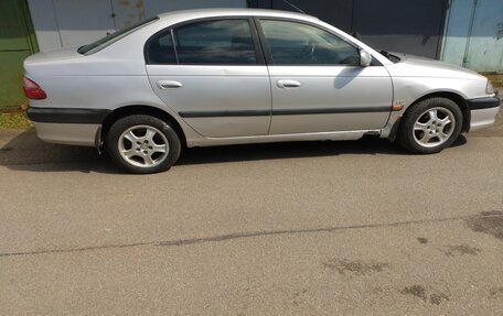 Toyota Avensis III рестайлинг, 2001 год, 370 000 рублей, 7 фотография