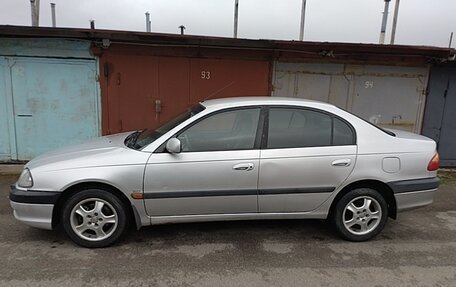 Toyota Avensis III рестайлинг, 2001 год, 370 000 рублей, 3 фотография