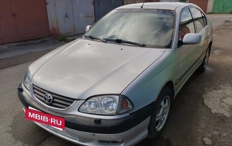 Toyota Avensis III рестайлинг, 2001 год, 370 000 рублей, 2 фотография