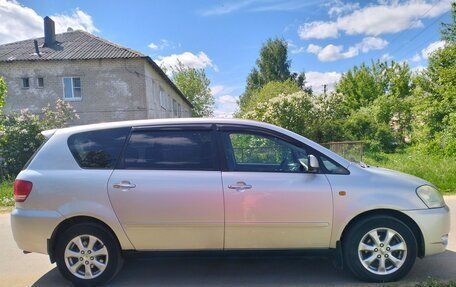 Toyota Ipsum II, 2002 год, 690 000 рублей, 1 фотография