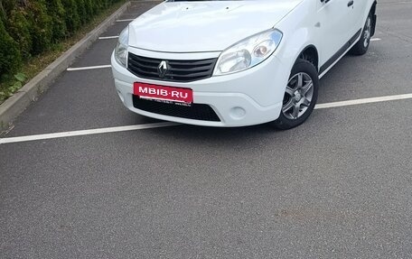 Renault Sandero I, 2013 год, 645 000 рублей, 1 фотография