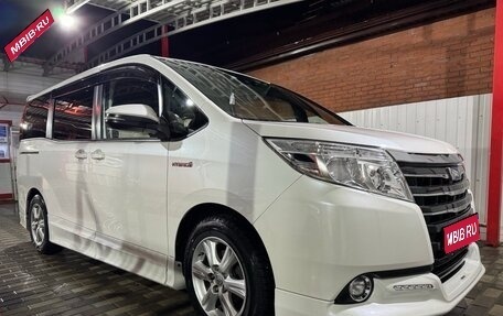 Toyota Noah III, 2016 год, 1 950 000 рублей, 1 фотография