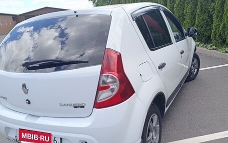 Renault Sandero I, 2013 год, 645 000 рублей, 2 фотография