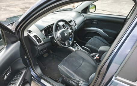 Mitsubishi Outlander III рестайлинг 3, 2008 год, 1 075 000 рублей, 16 фотография