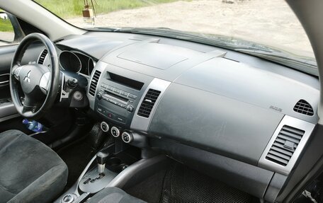 Mitsubishi Outlander III рестайлинг 3, 2008 год, 1 075 000 рублей, 24 фотография