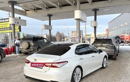 Toyota Camry, 2018 год, 2 950 000 рублей, 5 фотография