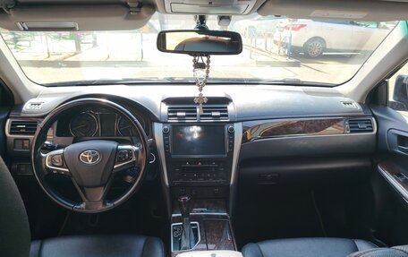 Toyota Camry, 2016 год, 1 950 000 рублей, 4 фотография