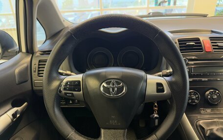 Toyota Auris II, 2010 год, 670 000 рублей, 7 фотография