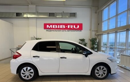 Toyota Auris II, 2010 год, 670 000 рублей, 6 фотография
