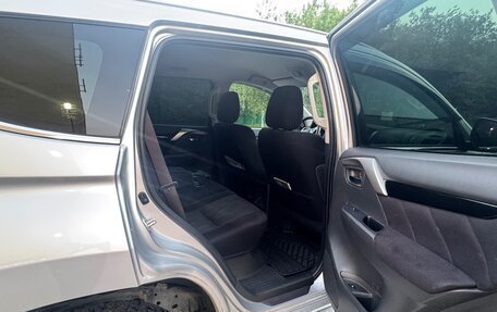 Mitsubishi Pajero Sport III рестайлинг, 2019 год, 3 250 000 рублей, 11 фотография