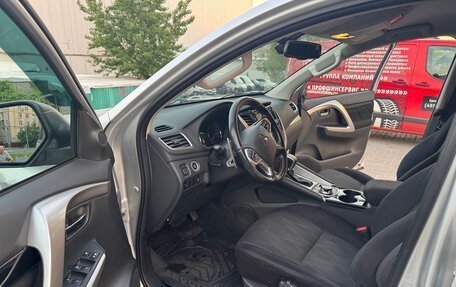 Mitsubishi Pajero Sport III рестайлинг, 2019 год, 3 250 000 рублей, 14 фотография