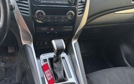 Mitsubishi Pajero Sport III рестайлинг, 2019 год, 3 250 000 рублей, 16 фотография