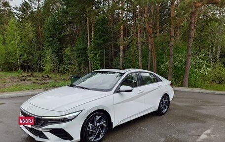 Hyundai Elantra, 2023 год, 2 125 000 рублей, 2 фотография
