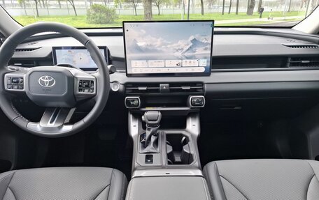 Toyota RAV4, 2026 год, 4 650 000 рублей, 28 фотография