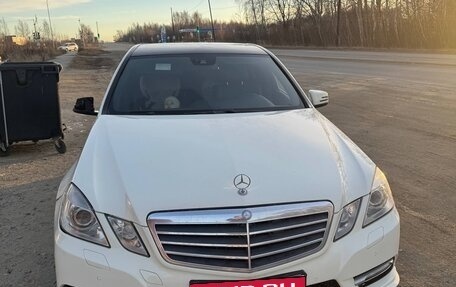 Mercedes-Benz E-Класс, 2012 год, 1 400 000 рублей, 3 фотография