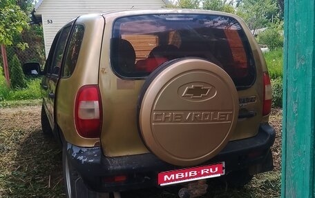Chevrolet Niva I рестайлинг, 2004 год, 150 000 рублей, 1 фотография