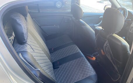 Renault Sandero I, 2014 год, 450 000 рублей, 2 фотография