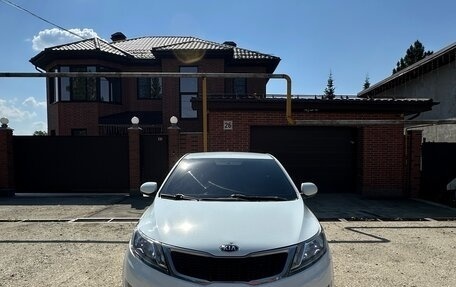 KIA Rio III рестайлинг, 2013 год, 639 000 рублей, 2 фотография